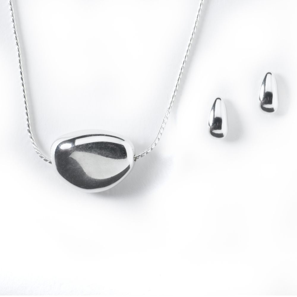 Trifari Necklace & Earrings Bean Silver