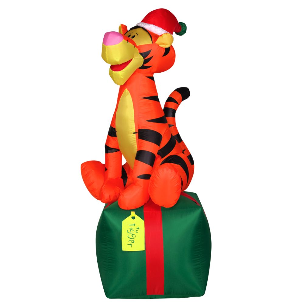 6 ft. Pooh w / Stocking and Tigger