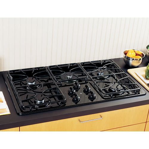 GE 36 in. Built-In Gas Cooktop with 5 Sealed Burners - JGP630