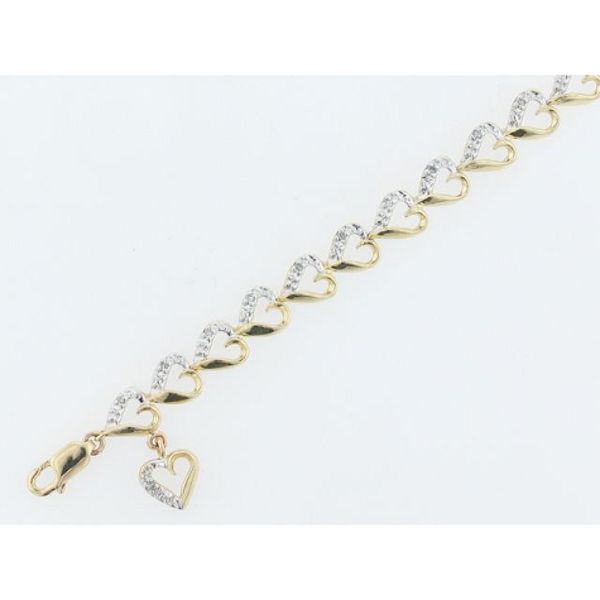 1/7 ct. tw. Diamond Heart Bracelet. 10Kt Yellow Gold