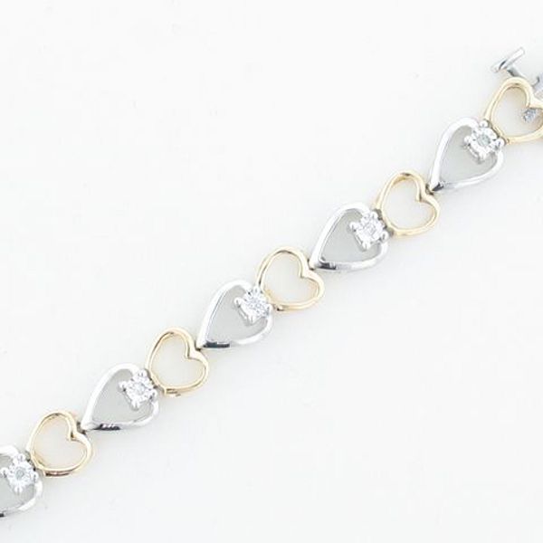 1/10 ct. tw. Diamond Heart Bracelet. 10Kt TwoTone Gold.