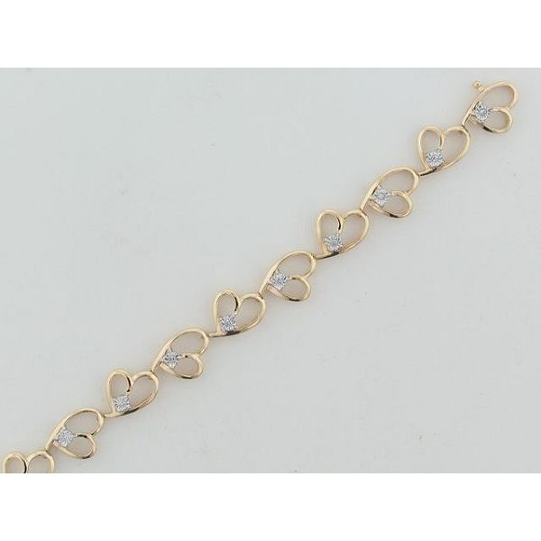 1/10 ct. tw. Diamond Heart Bracelet. 10Kt TwoTone Gold.