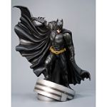 Dark Knight Batman Vinyl Statue by Kotobukiya
