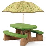 Step 2 Naturally Playful Picnic Table with Umbrella