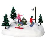 Lemax Village Collection Snowboarding Friends, B/O 4.5V